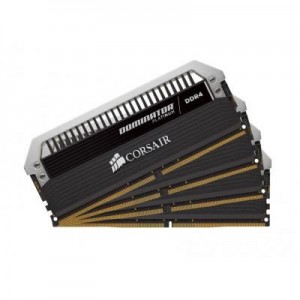 Corsair RAM-geheugen: Dominator 32GB DDR4 - Zwart, Zilver