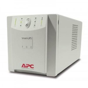 APC UPS: Smart-UPS 700VA